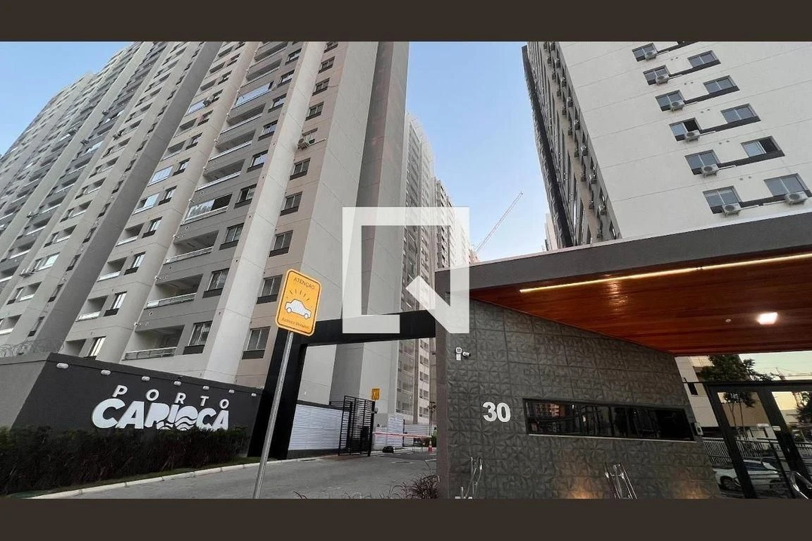 Apartamento de 2 quartos com varanda fechada de vidro — photo 52