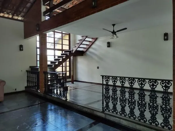 House in a condo with 5 bedrooms and 4 bathrooms — photo 5