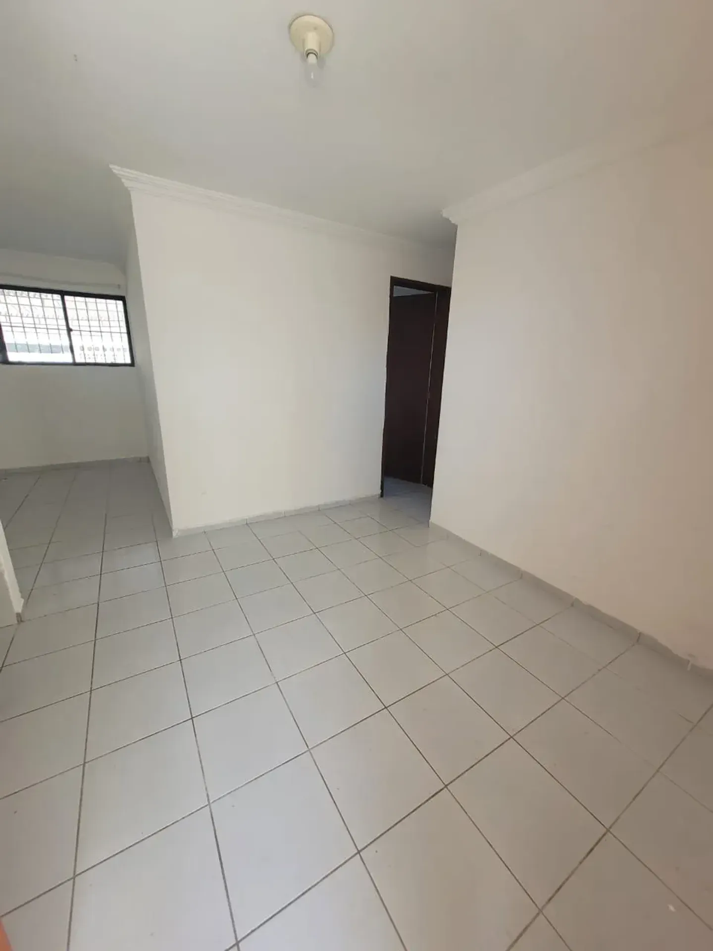2-bedroom apartment with 1 en-suite and shared pool — photo 10