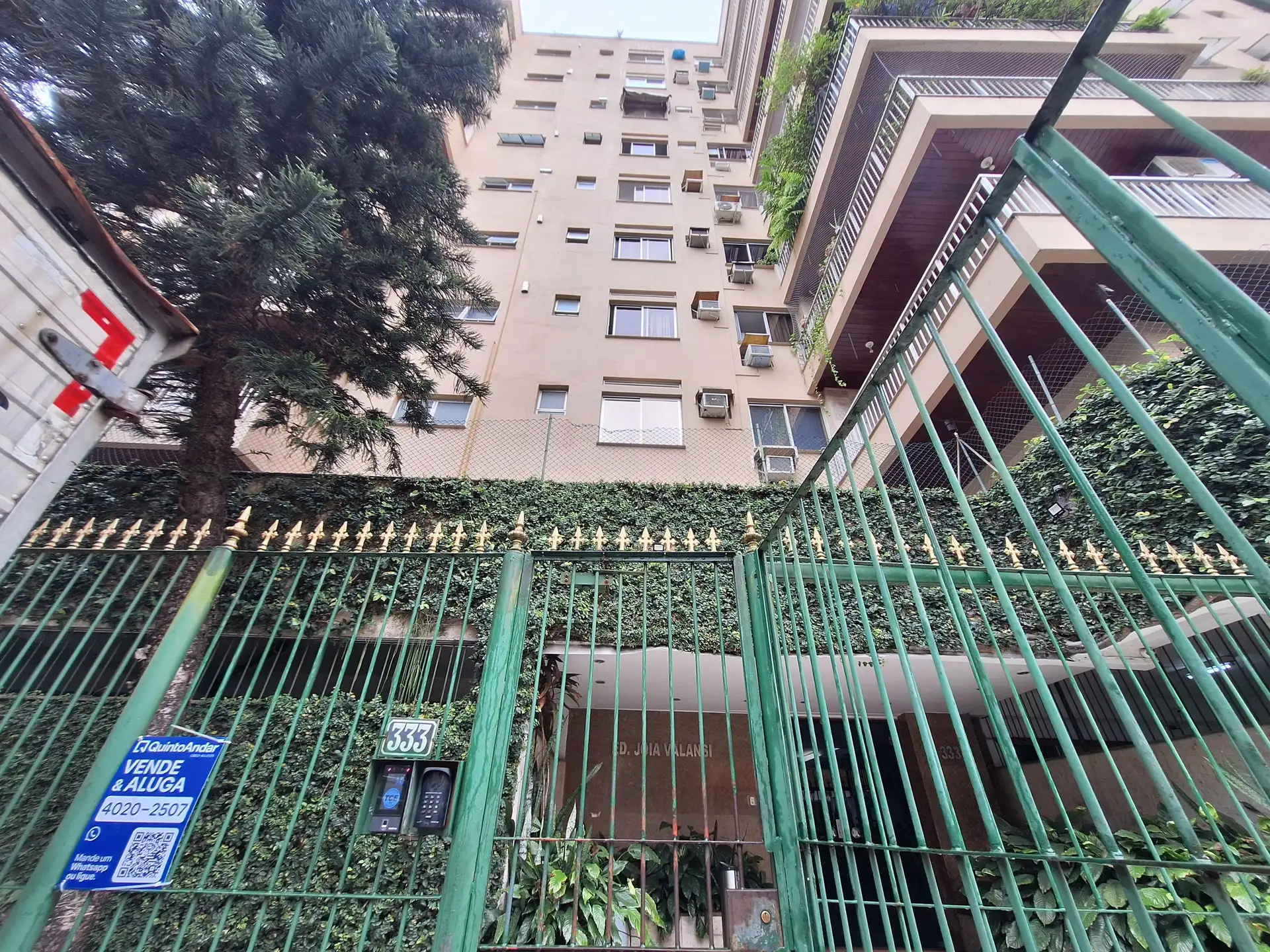 Apartamento de 75 m² com jacuzzi e varanda envidraçada — photo 41