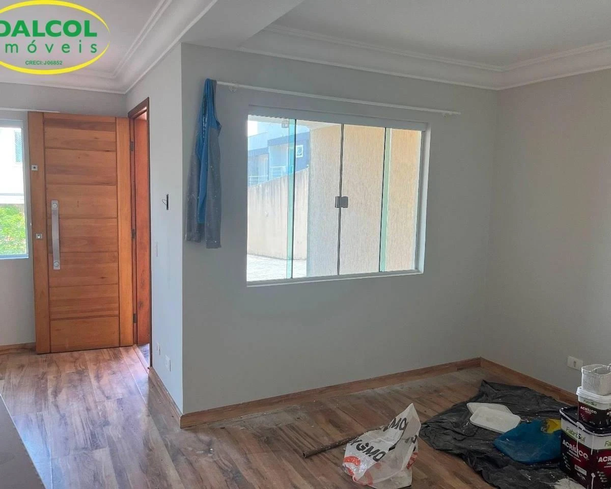3-bedroom house with wood or laminate floors — photo 12