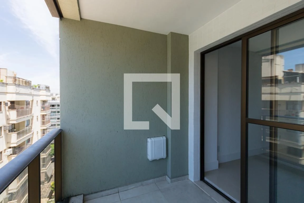 One-bedroom apartment with a mountain view in Rio de Janeiro — photo 36