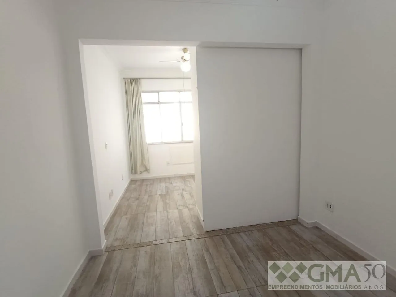 Studio, 30 m², with wood or laminate floors — photo 6