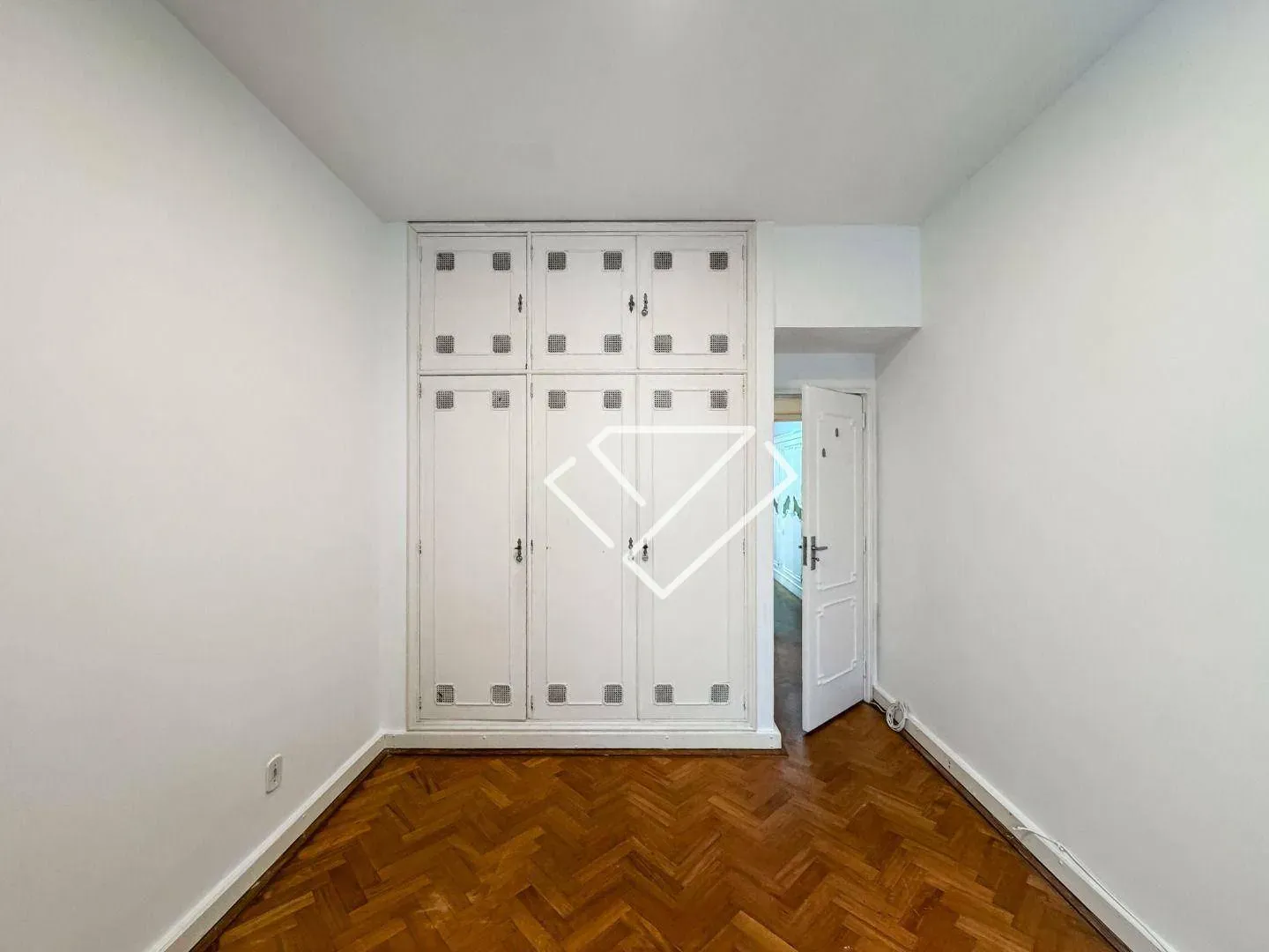 Home office in a 3-bedroom apartment, 189 m² — photo 13
