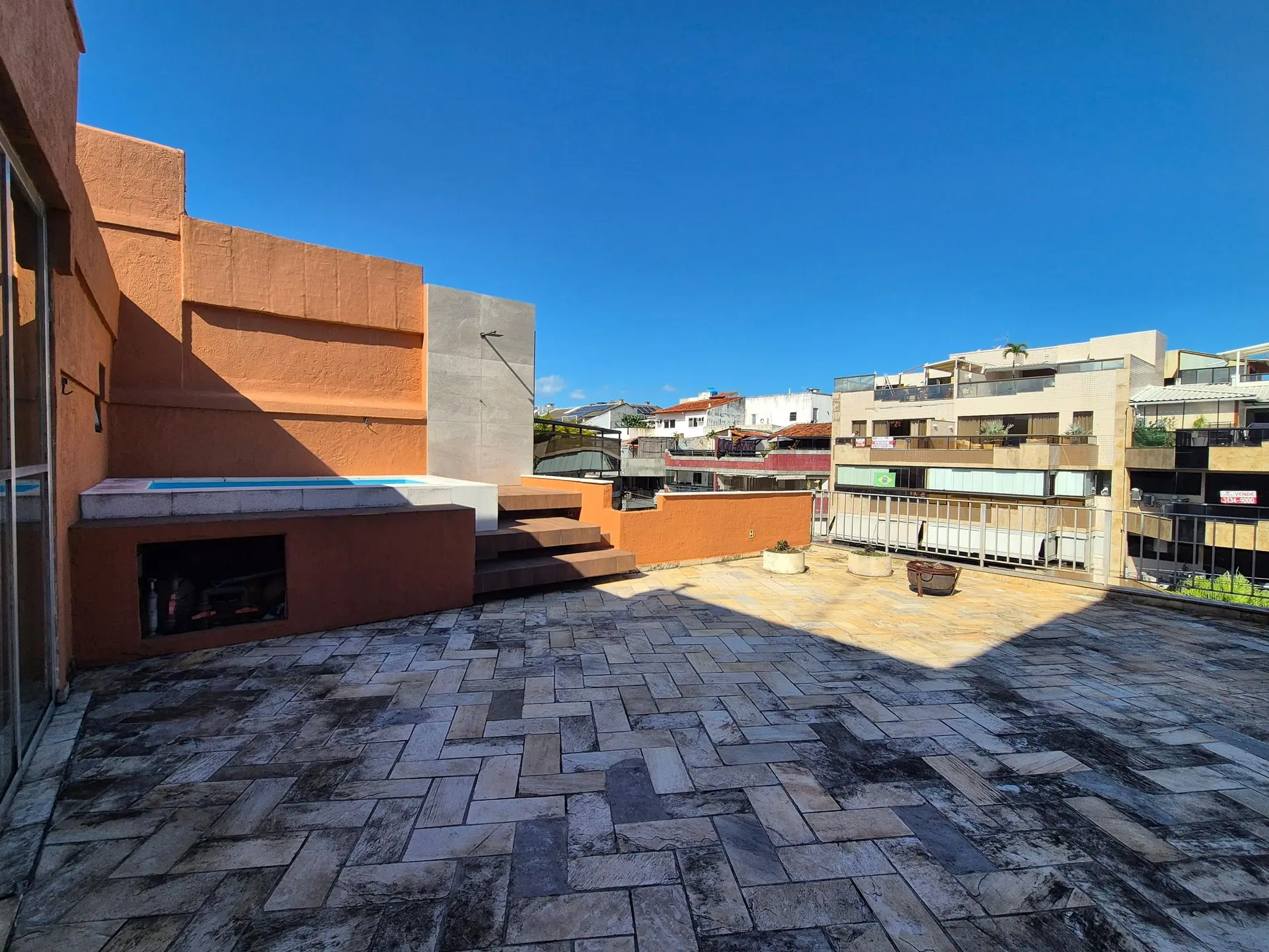 Rental apartment with 2 bedrooms and a balcony — photo 14