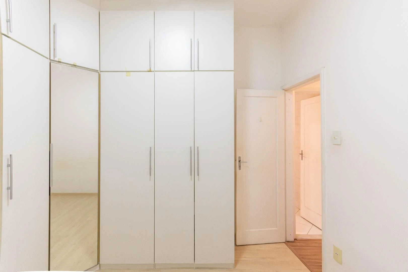 Home office in a 2-bedroom apartment, 90 m² — photo 25