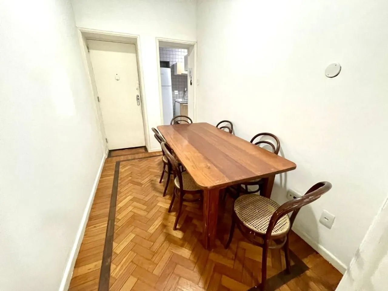 80 m² rental apartment with 2 bedrooms and balcony — photo 9