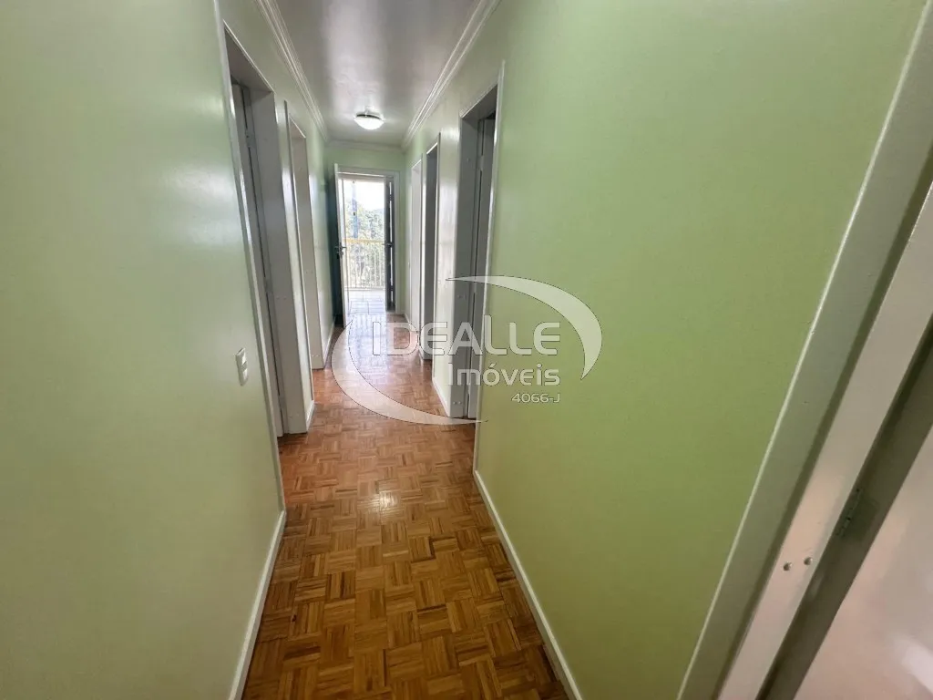 184 m² house with a built-in balcony grill — photo 21
