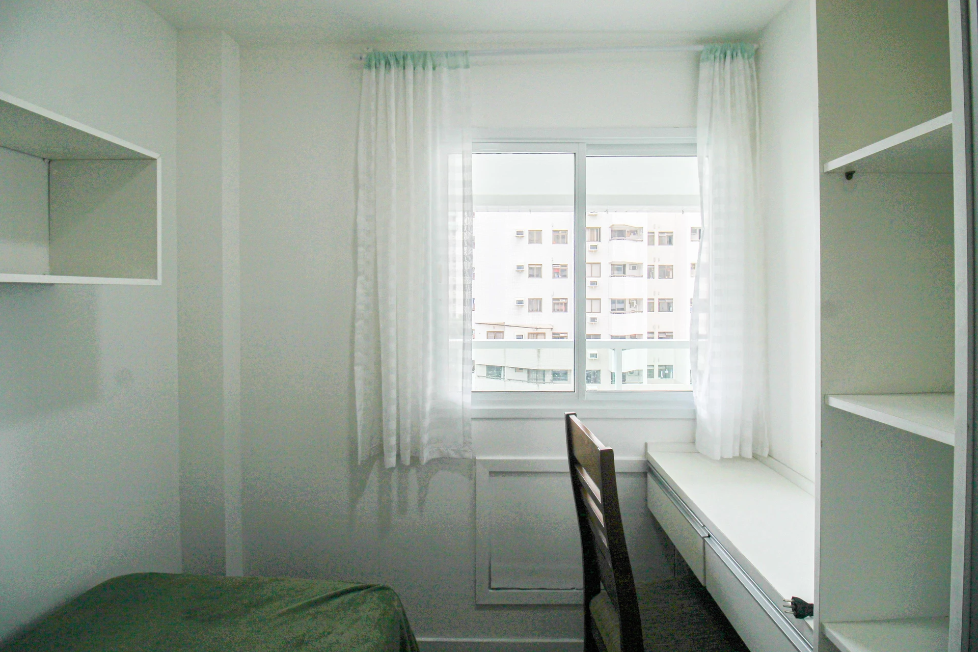 Apartamento mobiliado com 2 quartos e varanda envidraçada — photo 50
