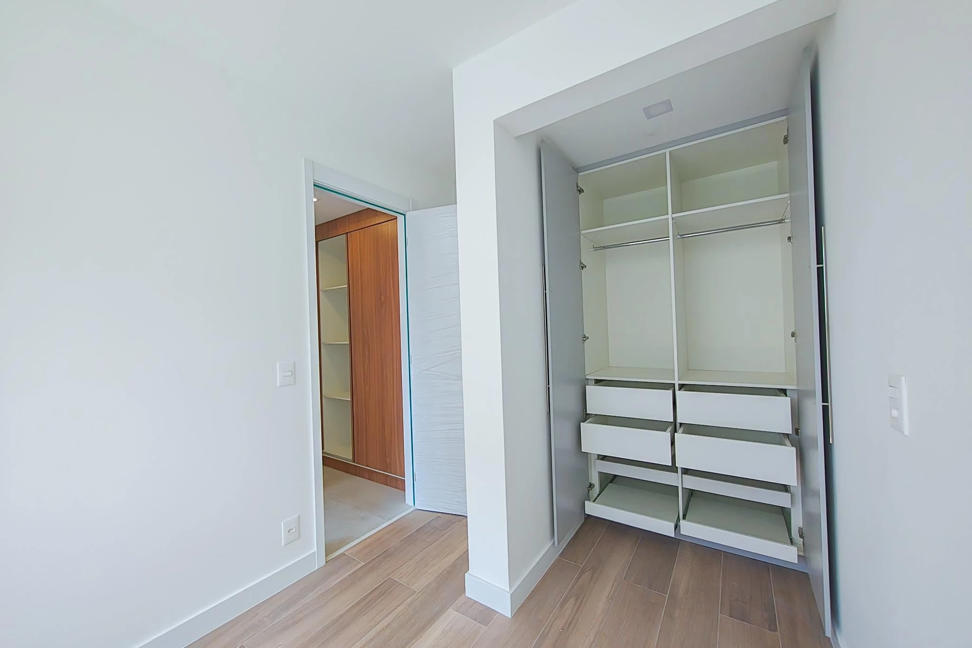 Apartment, 143 m², with a grill on the balcony — photo 21