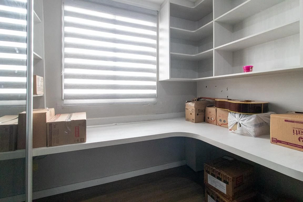 Home office in a 2-bedroom apartment, 47 m² — photo 16