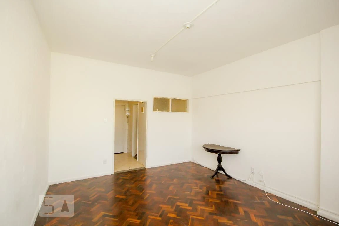Apartment, 30 m², with wood or laminate floors — photo 11