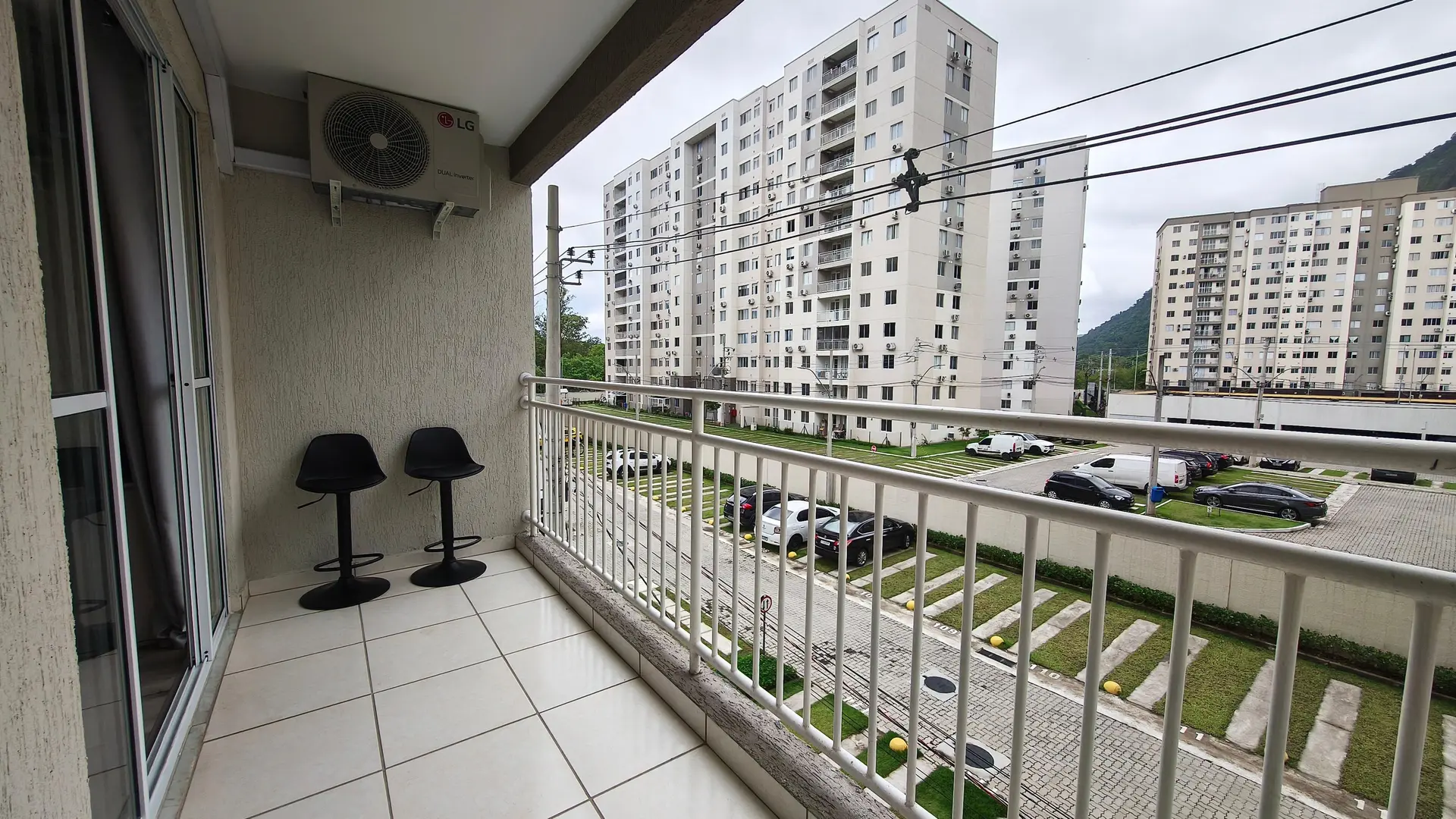 3-bedroom apartment with a washing machine — photo 31