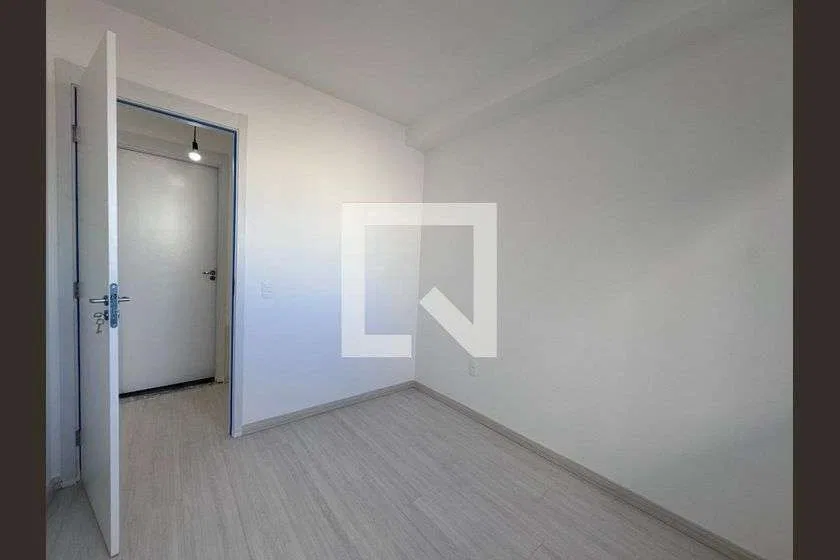 Wood or laminate floors in a 2-bedroom apartment, 48 m² — photo 15