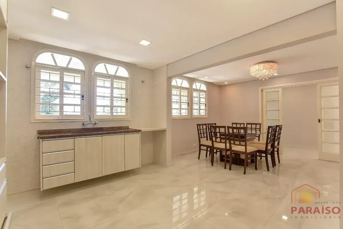 689 m² house with 5 bedrooms and 7 bathrooms — photo 27