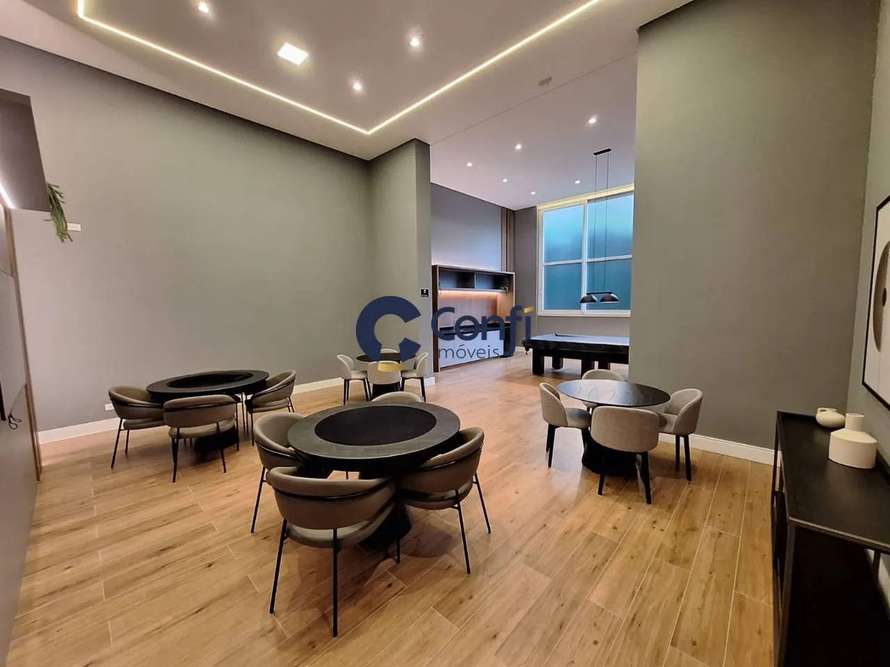 3-bedroom apartment with a grill on the balcony — photo 40