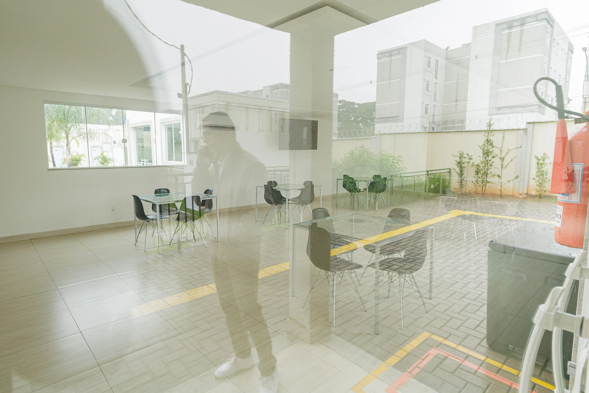Glass-enclosed balcony in a 2-bedroom apartment, 44 m² — photo 24
