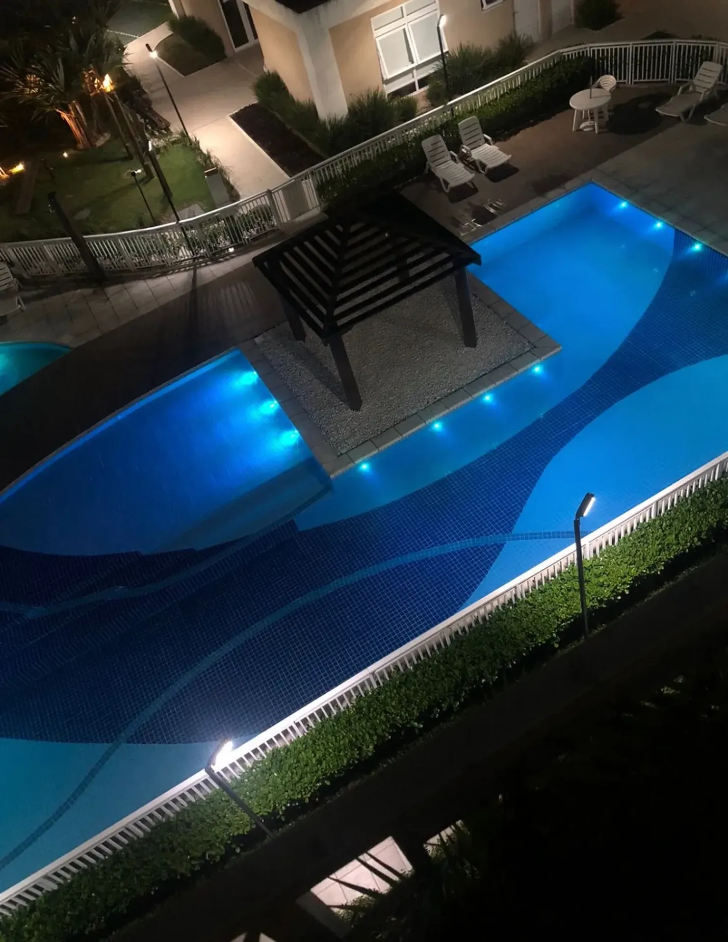 Furnished apartment, 74 m², with a glass-enclosed balcony — photo 45