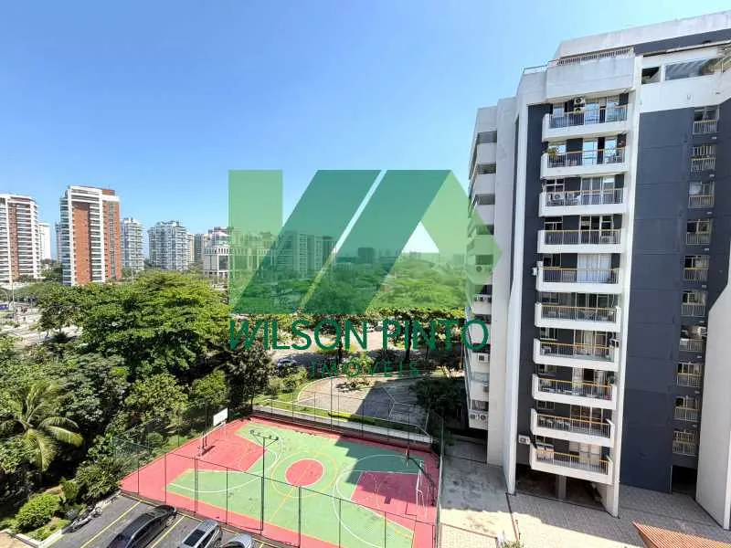 3-bedroom apartment with a park view in Rio de Janeiro — photo 26