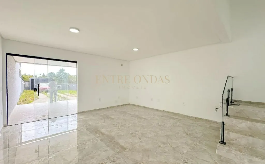 3-bedroom house with a mountain view in Florianópolis — photo 10