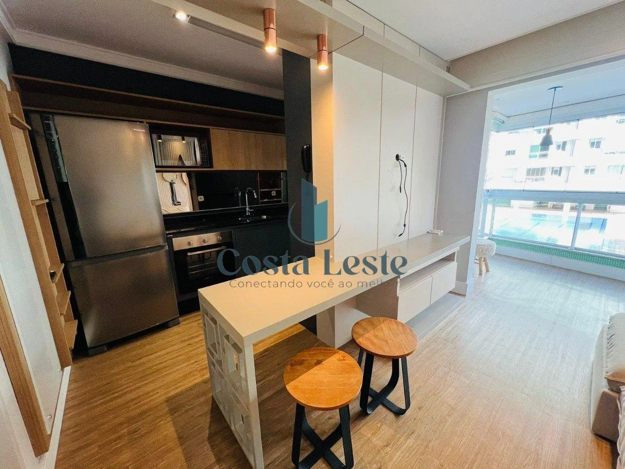 Home office in a 2-bedroom apartment, 70 m² — photo 45