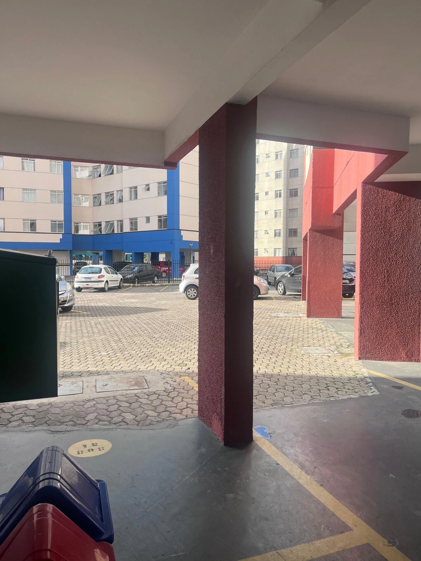 2-bedroom apartment with wood or laminate floors in Curitiba — photo 17