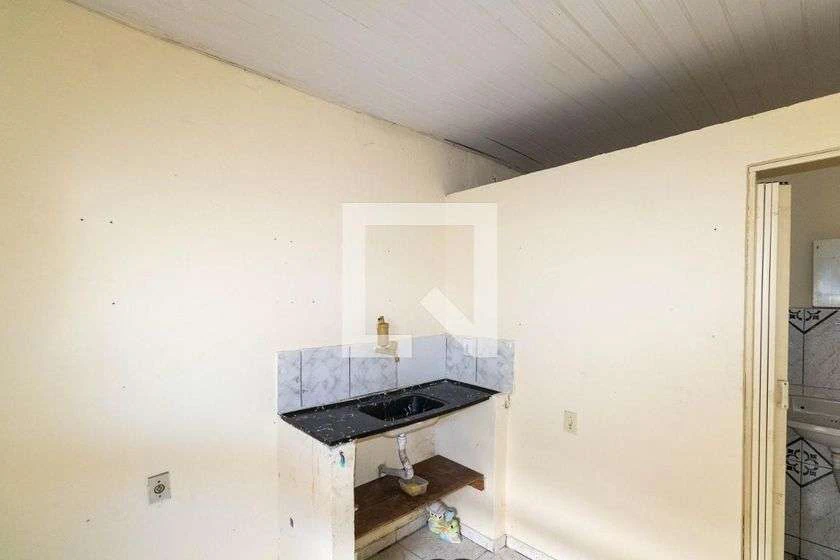Casa com 1 quarto e 60 m², com cozinha compacta