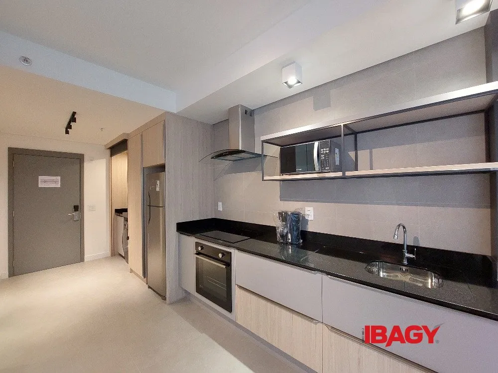 Furnished studio with a glass-enclosed balcony — photo 65