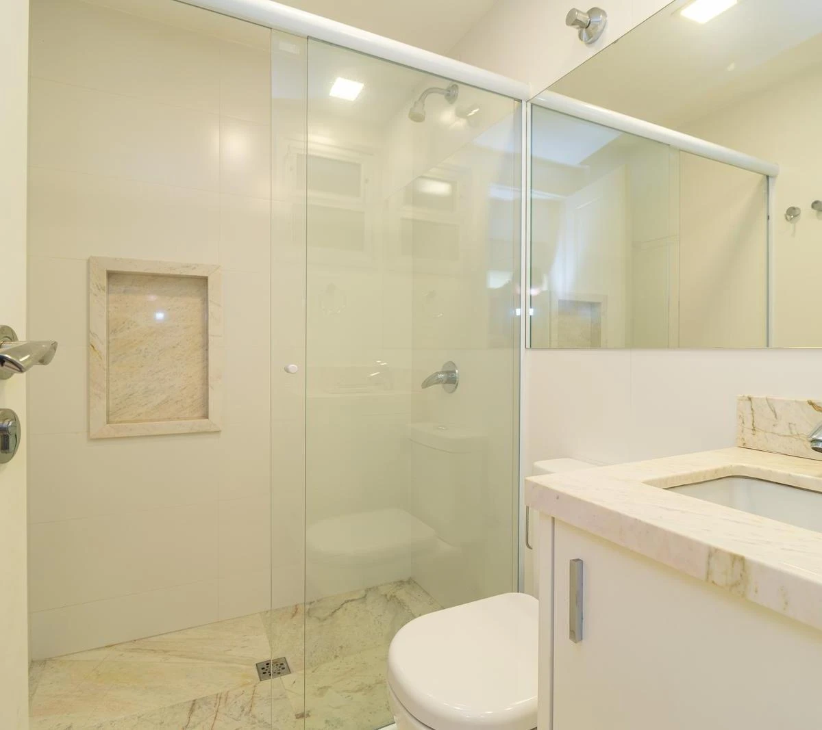 Home office in a 5-bedroom apartment, 441 m² — photo 20