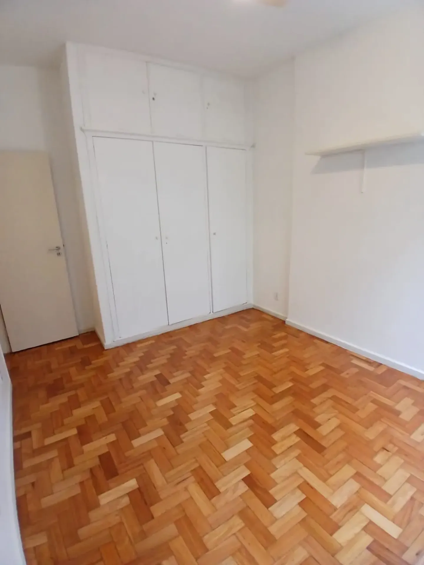 Apartment on the 4th floor with a walk-in closet — photo 21