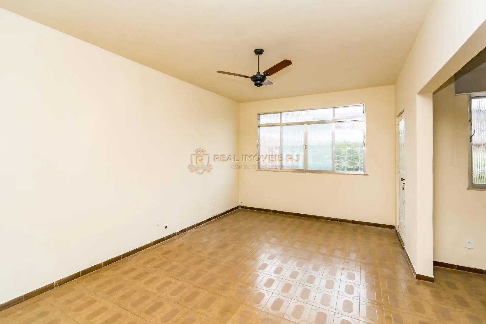 Unfurnished house with 3 bedrooms and 5 bathrooms — photo 3