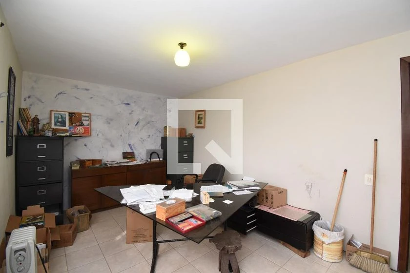 House with 4 bedrooms, 4 baths, and 5 parking spaces — photo 12