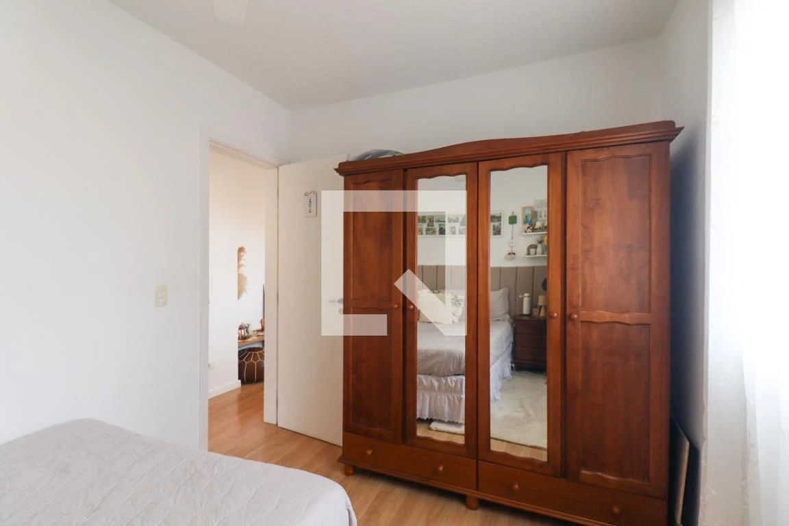 2-bedroom apartment with a glass-enclosed balcony — photo 13
