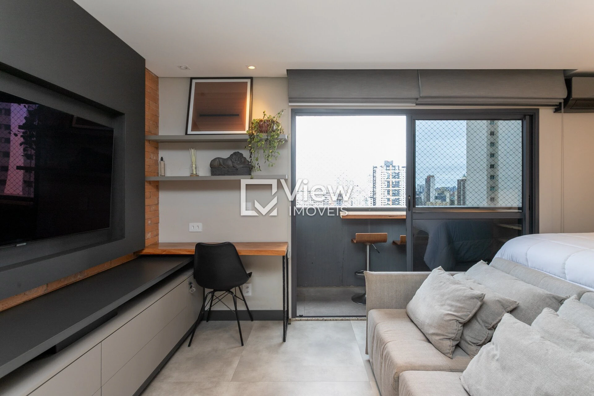 Furnished studio, 35 m², with floor-to-ceiling windows — photo 22