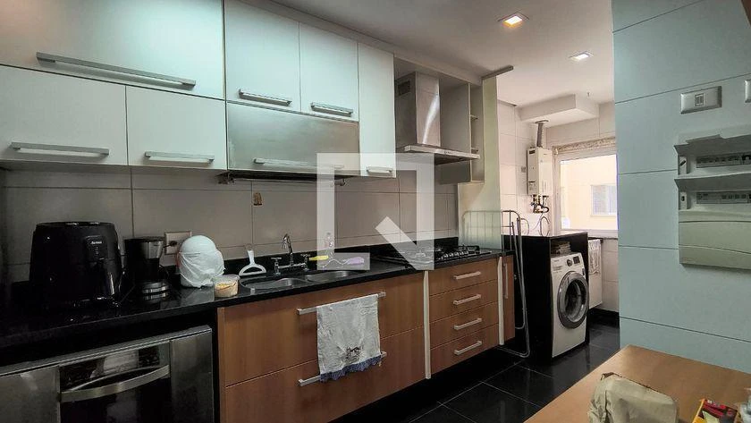 3-bedroom apartment in a building with a gym — photo 16