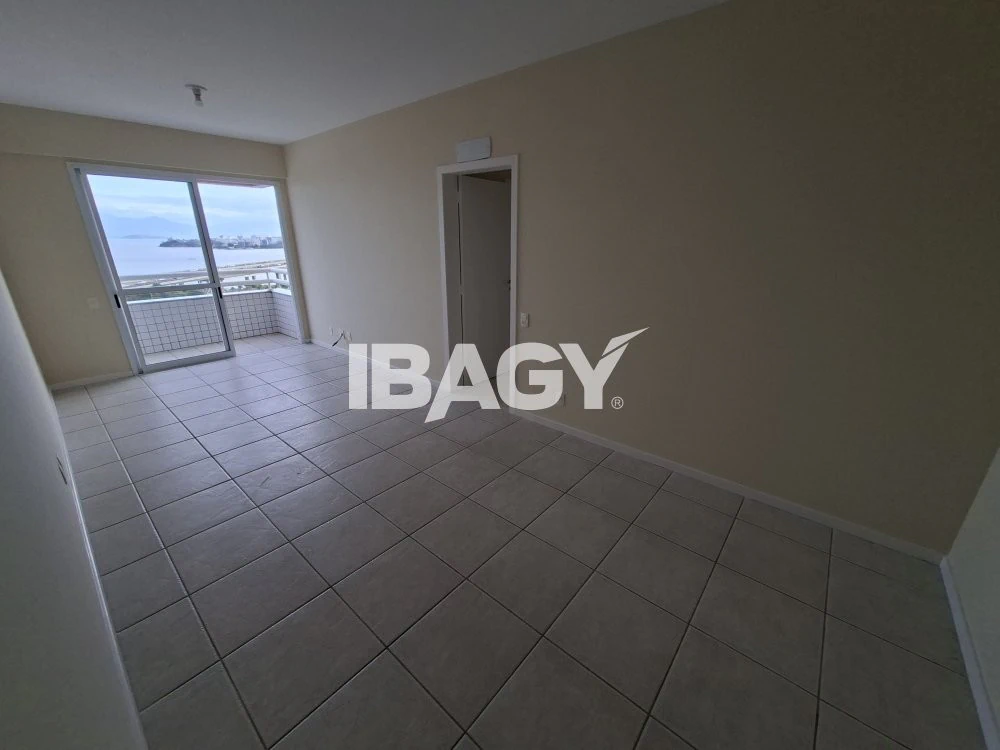 Apartamento sin amueblar de 3 dormitorios y zona de lavado — photo 4