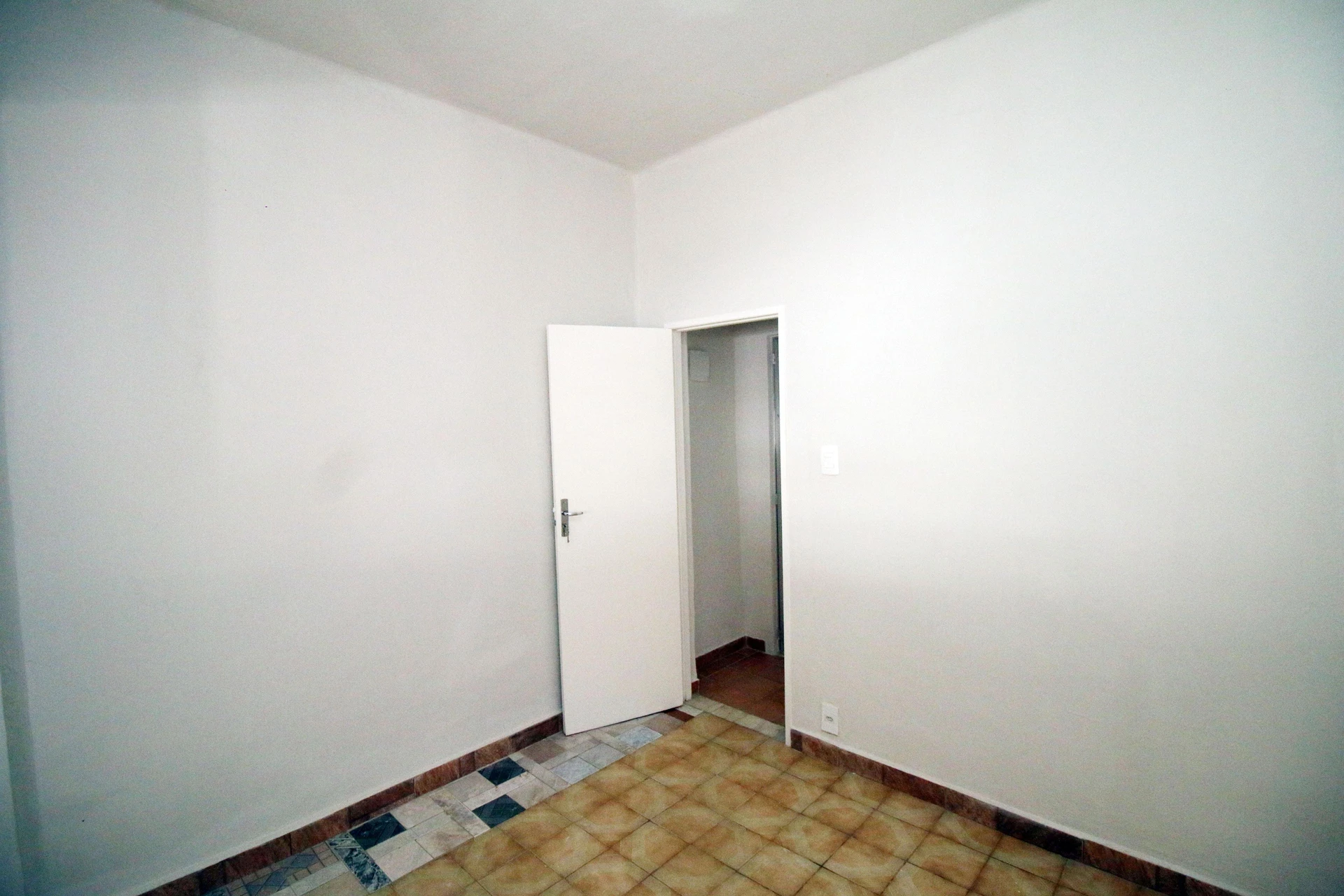 Unfurnished house with 1 bedroom and 1 bathroom — photo 22