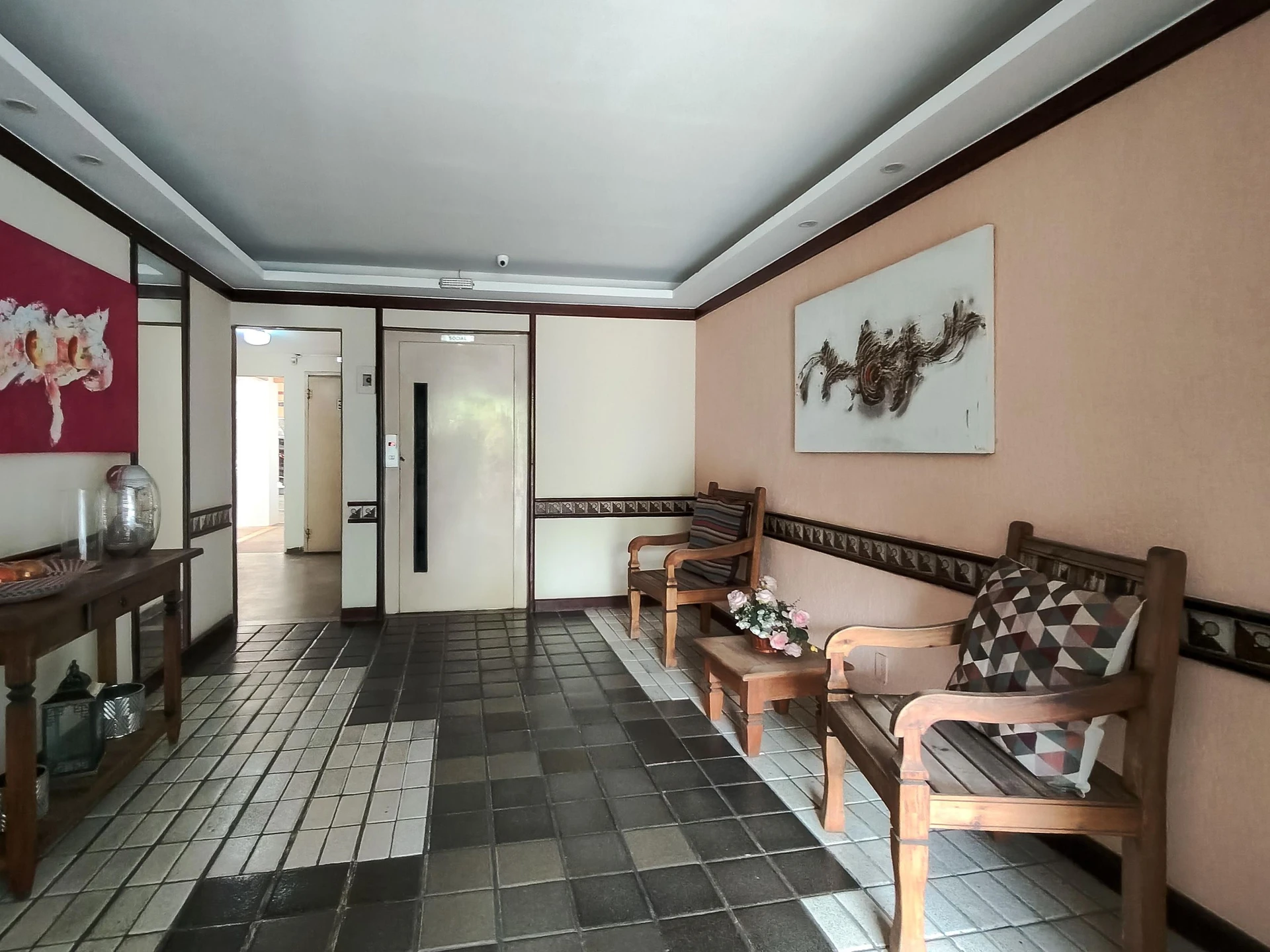 Mountain view in a 3-bedroom apartment, 200 m² — photo 83