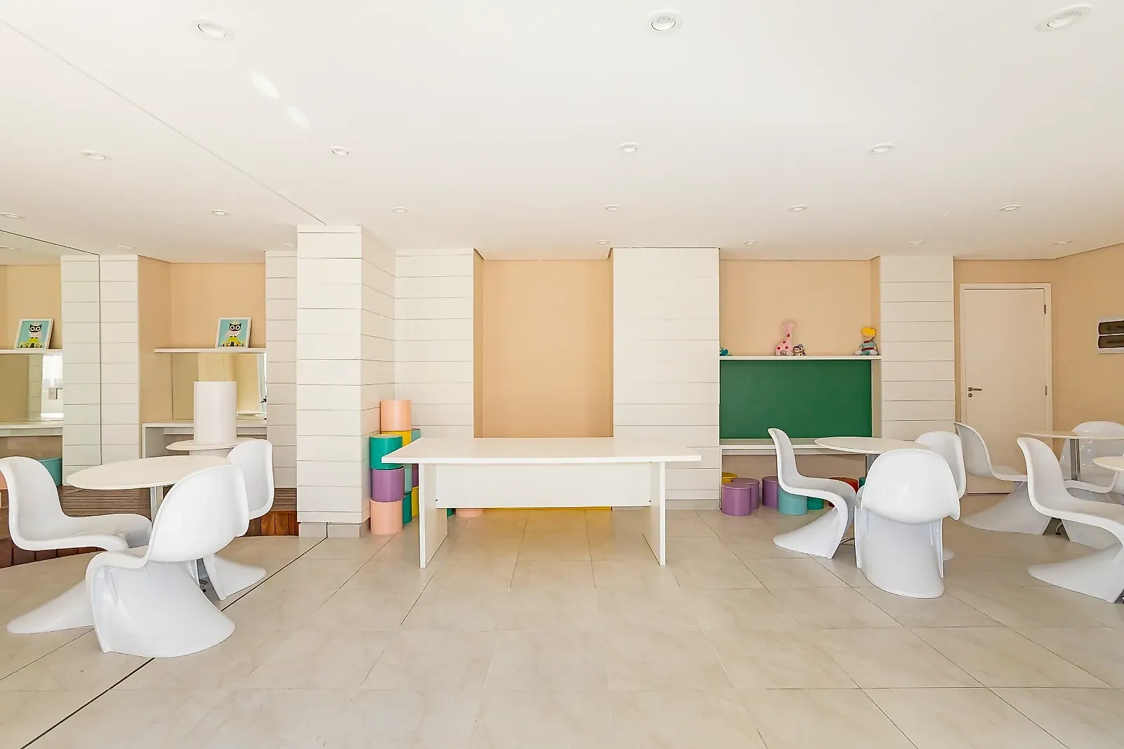 2-bedroom 63 m² apartment with a glass balcony — photo 31