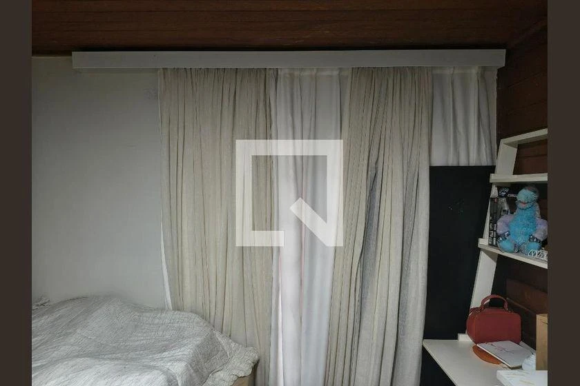 3-bedroom house with a walk-in closet — photo 20