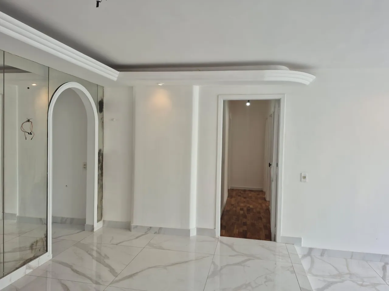 3-bedroom apartment with 3 bathrooms and city views — photo 6