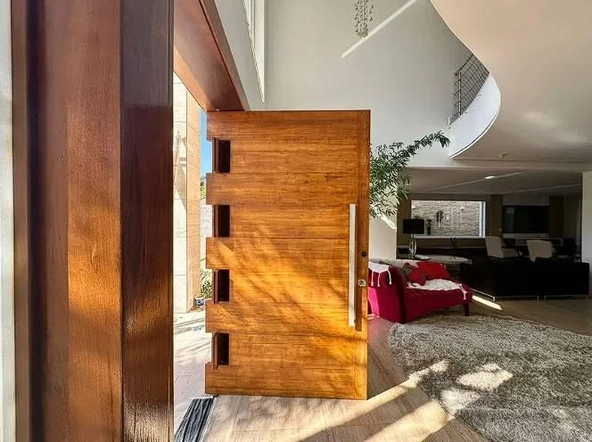 Casa mobiliada com 6 suítes e cozinha independente de 710 m² — photo 8
