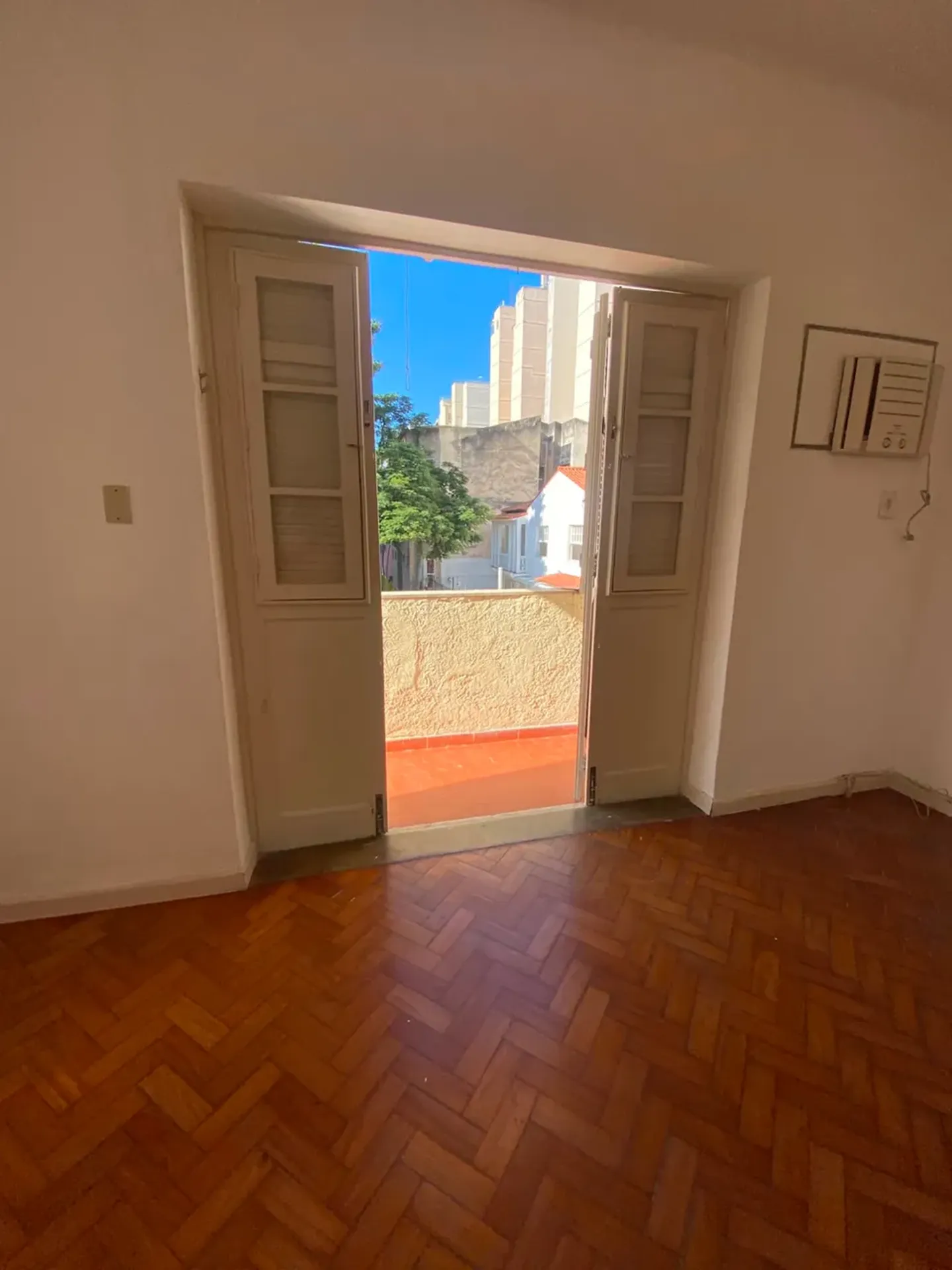 3-bedroom apartment with balcony, 137 m² — photo 12