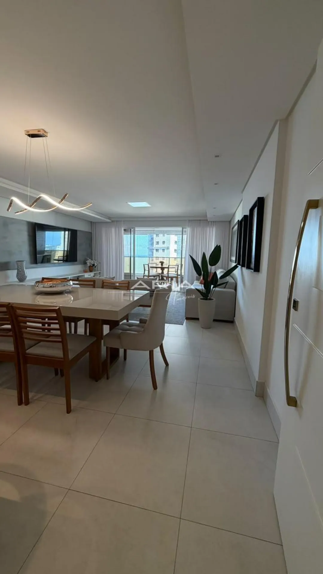 One-bedroom apartment with a glass-enclosed balcony — photo 6