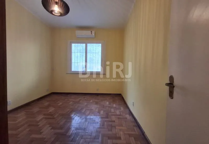 1 quarto e piso de madeira ou laminado: apartamento de 70 m² — photo 12