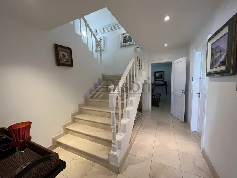 Rental house with 4 en-suite bedrooms and 4 parking spots — photo 20