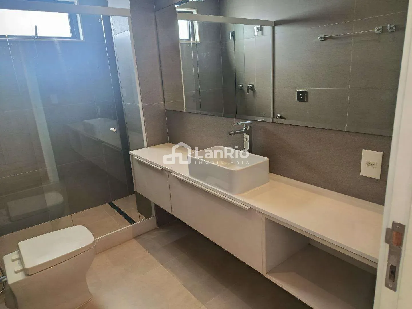 Casa com 5 quartos e 5 suítes, com varanda — photo 29