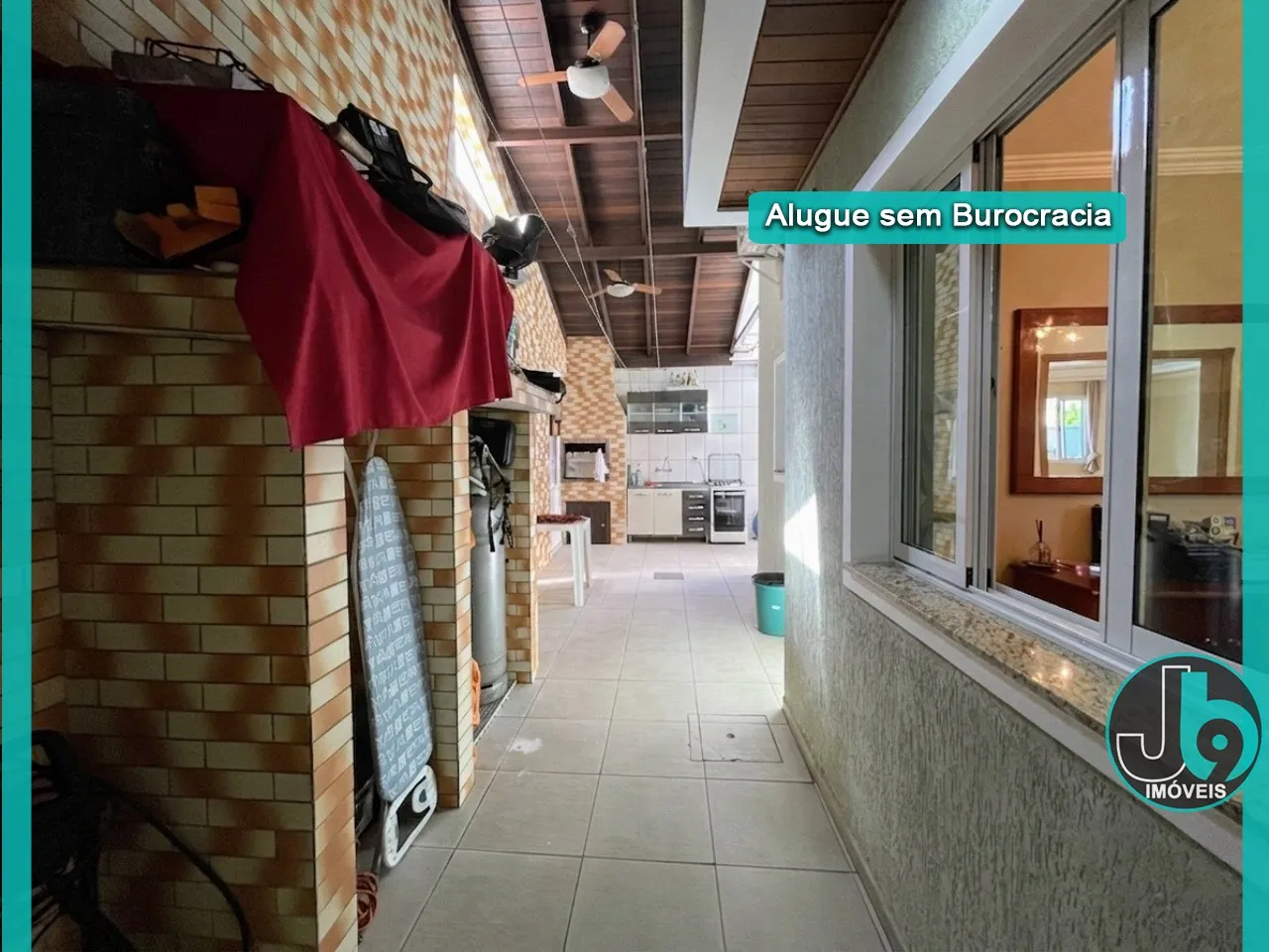 360 m² townhouse with 3 en-suite bedrooms and parking — photo 53