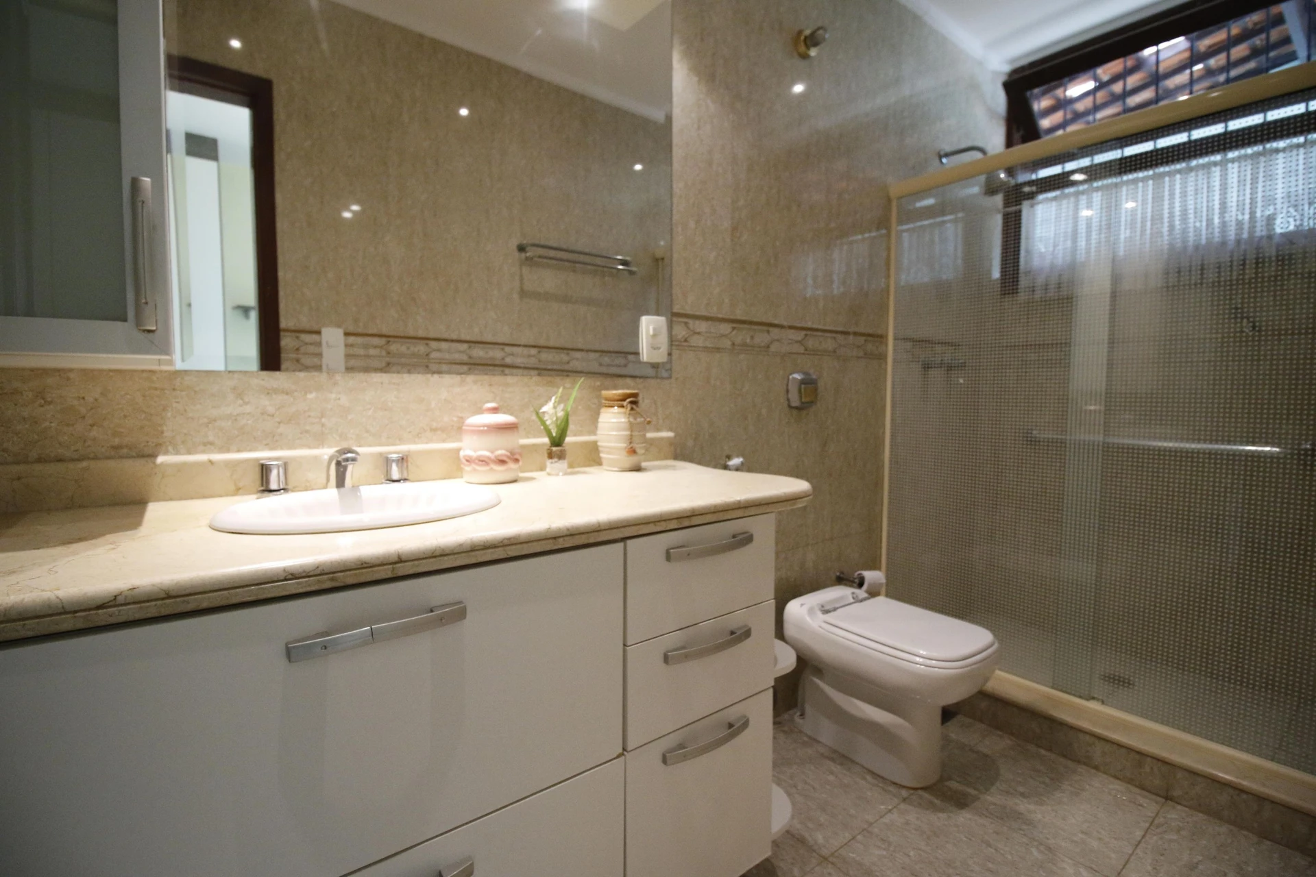 3-bedroom house with a garden — photo 11