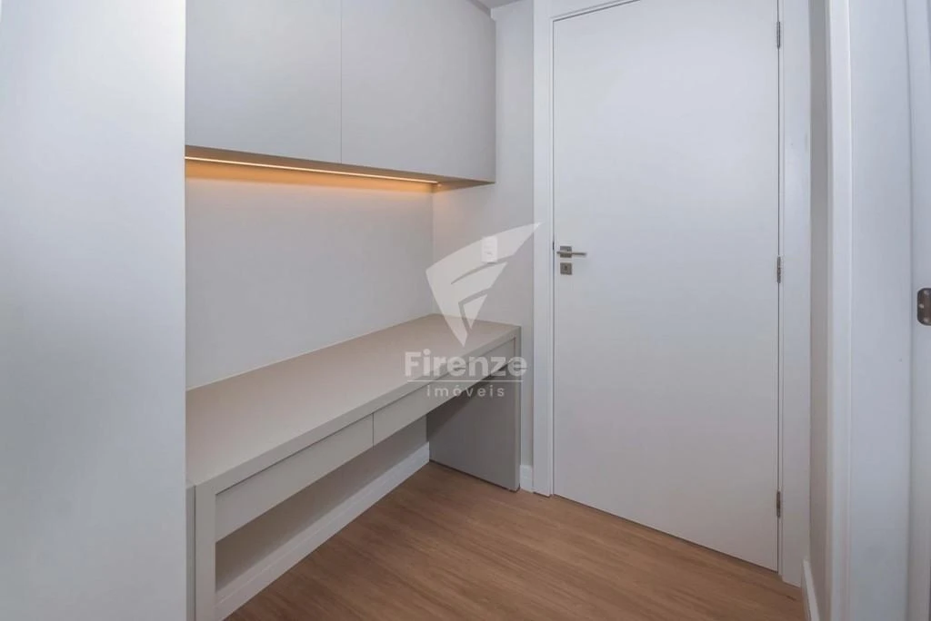 3-bedroom apartment with a home office in Curitiba — photo 17